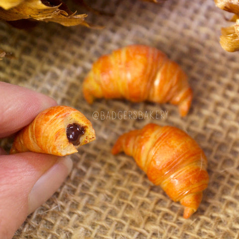 Miniature CROISSANT, Fake Food for Dolls from 1/3 to 1/12 scale, BJD, Blythe, Minifee, Dollfie Dream